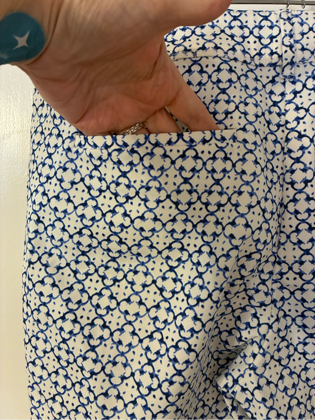 The Limited Blue & White Geometric High-Waist Shorts — image 5 of 7